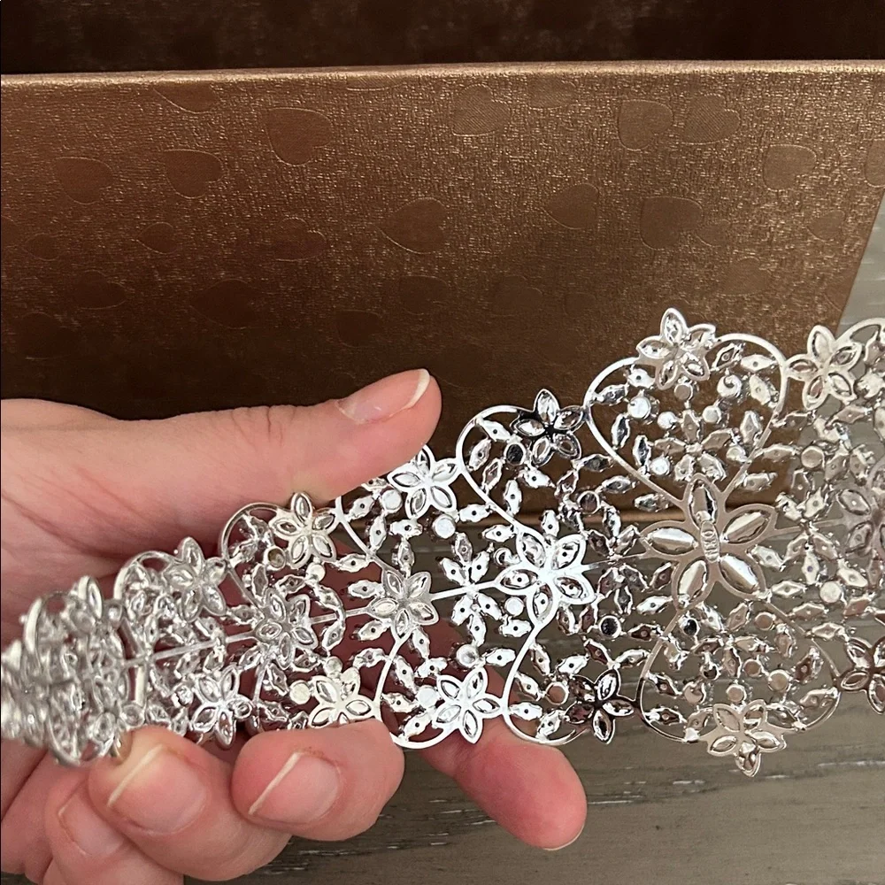 Bridal Dazzling Silver Floral Haircrown